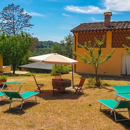 Agriturismo Podere Le Tombe Pensionat Palaia Exteriör bild