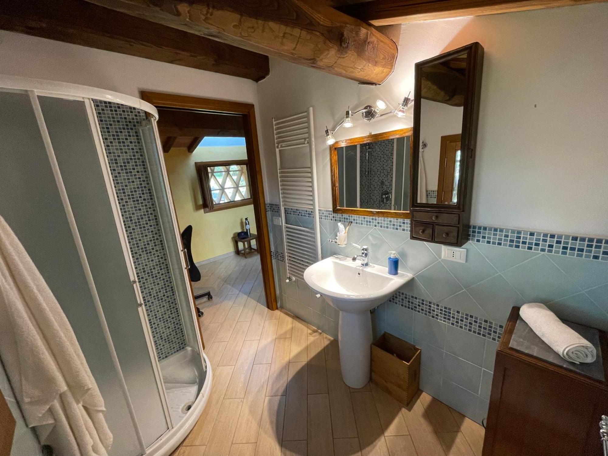 Agriturismo Podere Le Tombe Pensionat Palaia Exteriör bild