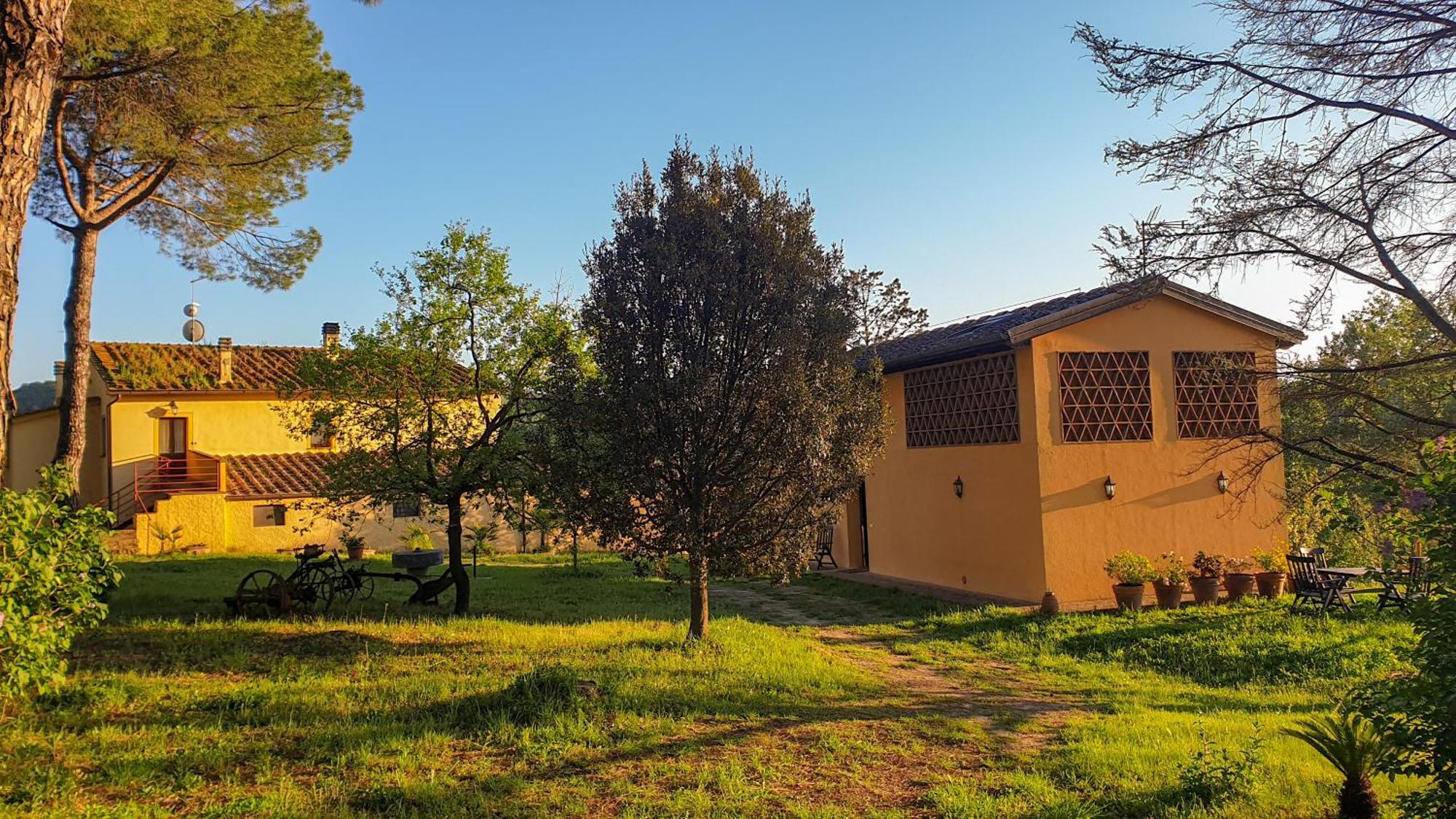 Agriturismo Podere Le Tombe Pensionat Palaia Exteriör bild