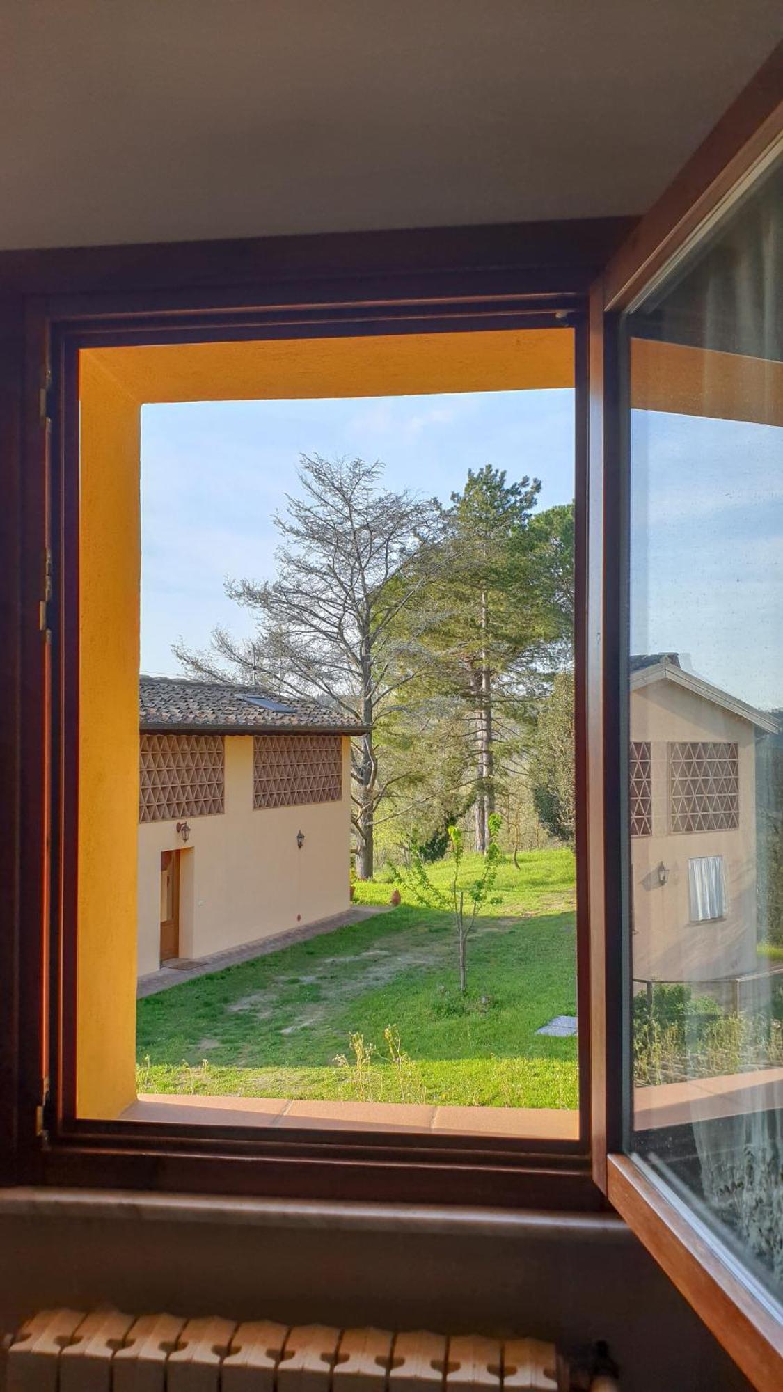 Agriturismo Podere Le Tombe Pensionat Palaia Rum bild
